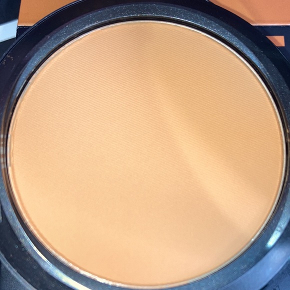 x1 MAC NW45 STUDIO FIX POWDER PLUS FOUNDATION BRAND NEW BOXED - Picture 11 of 13